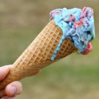 Il gelato che cambia colore sciogliendosi