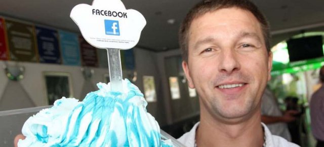 Arriva il gelato al gusto Facebook